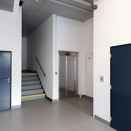 2-Level Apartments On Krizikova Near The Metro Prague Luaran gambar