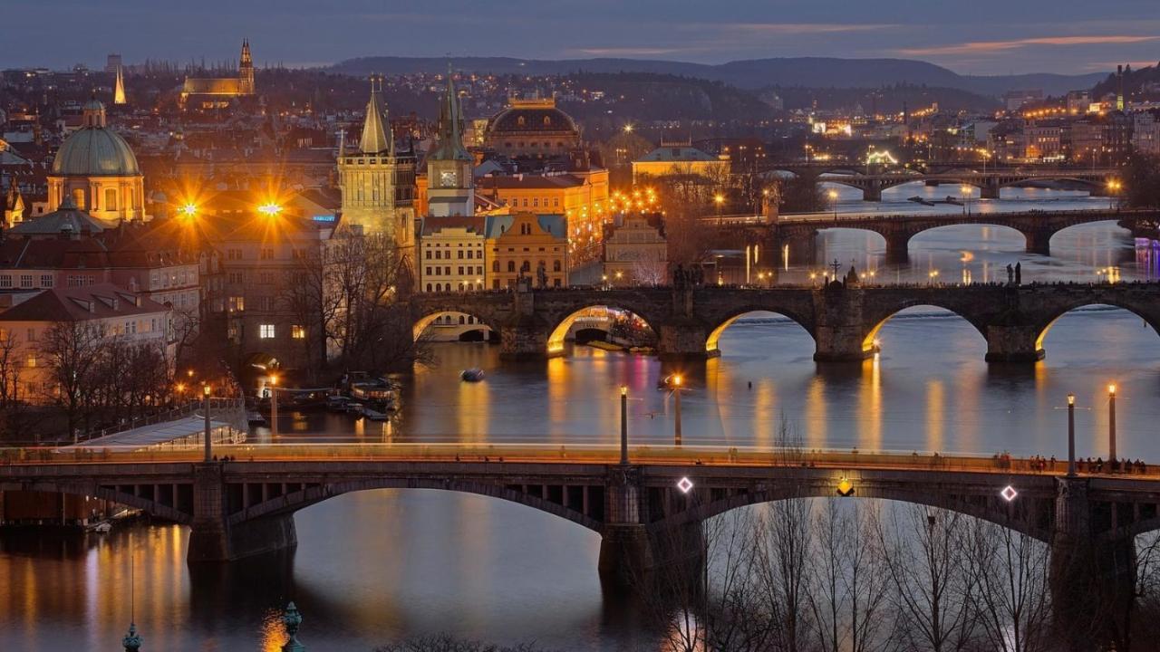 2-Level Apartments On Krizikova Near The Metro Prague Luaran gambar