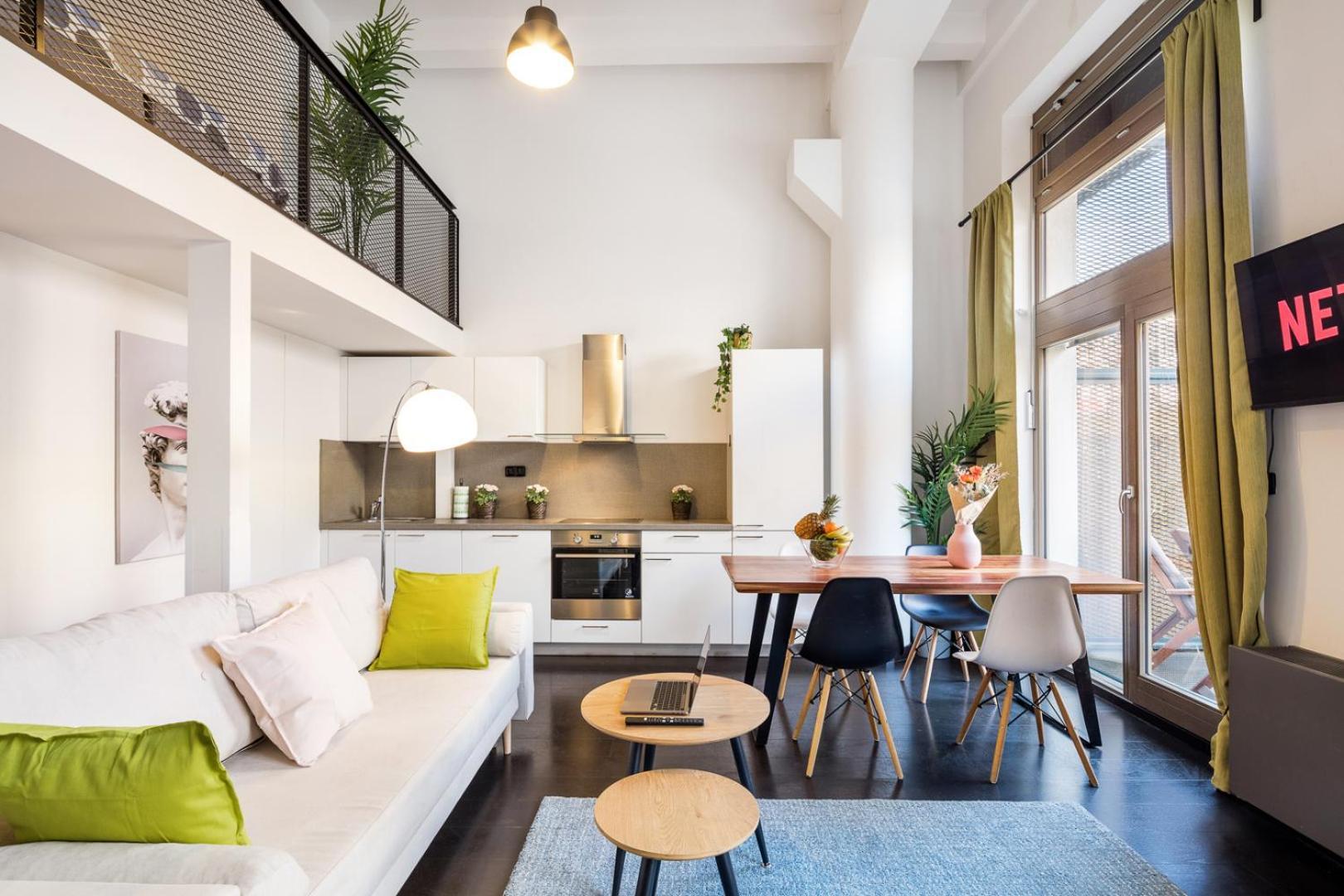 2-Level Apartments On Krizikova Near The Metro Prague Luaran gambar