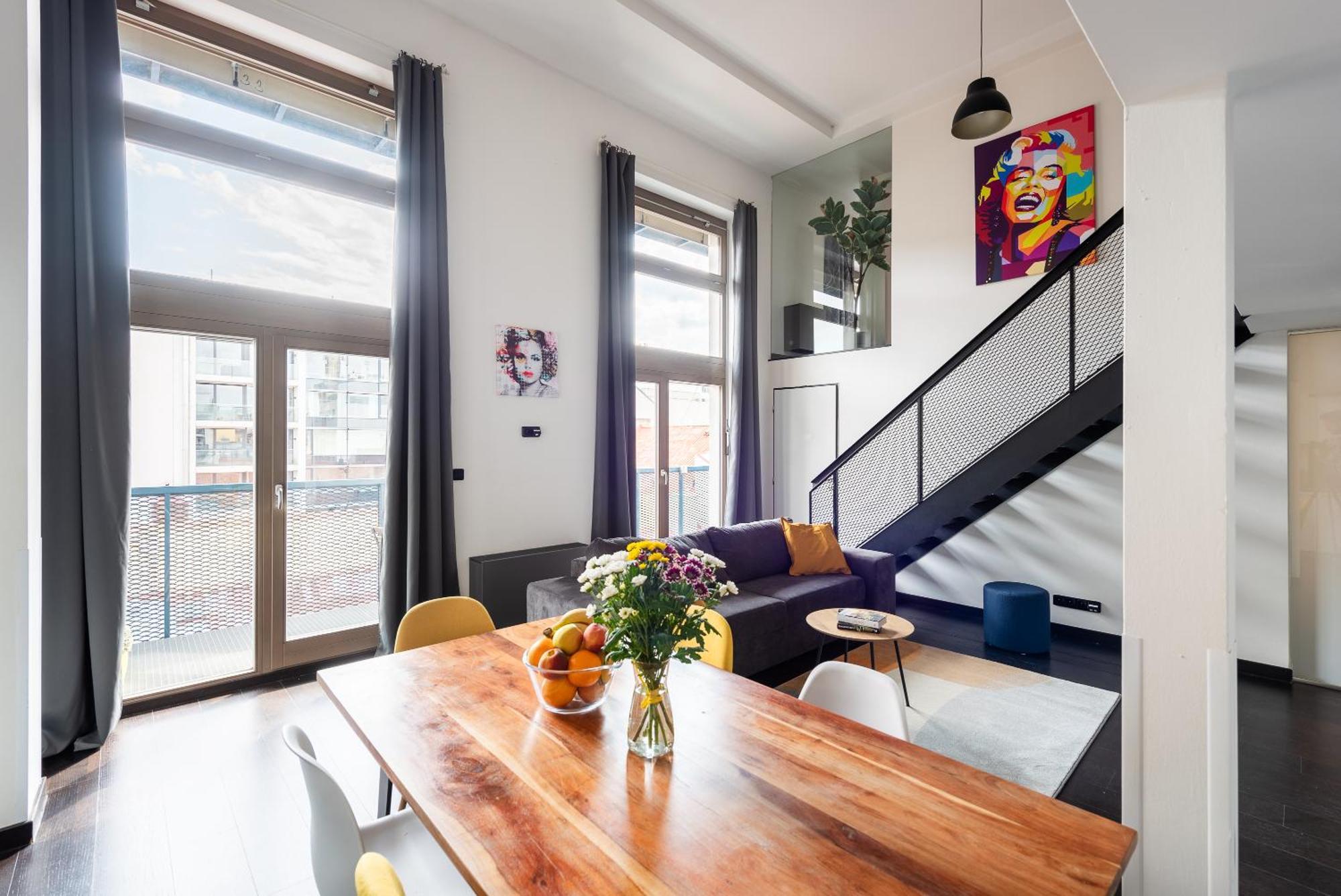 2-Level Apartments On Krizikova Near The Metro Prague Luaran gambar