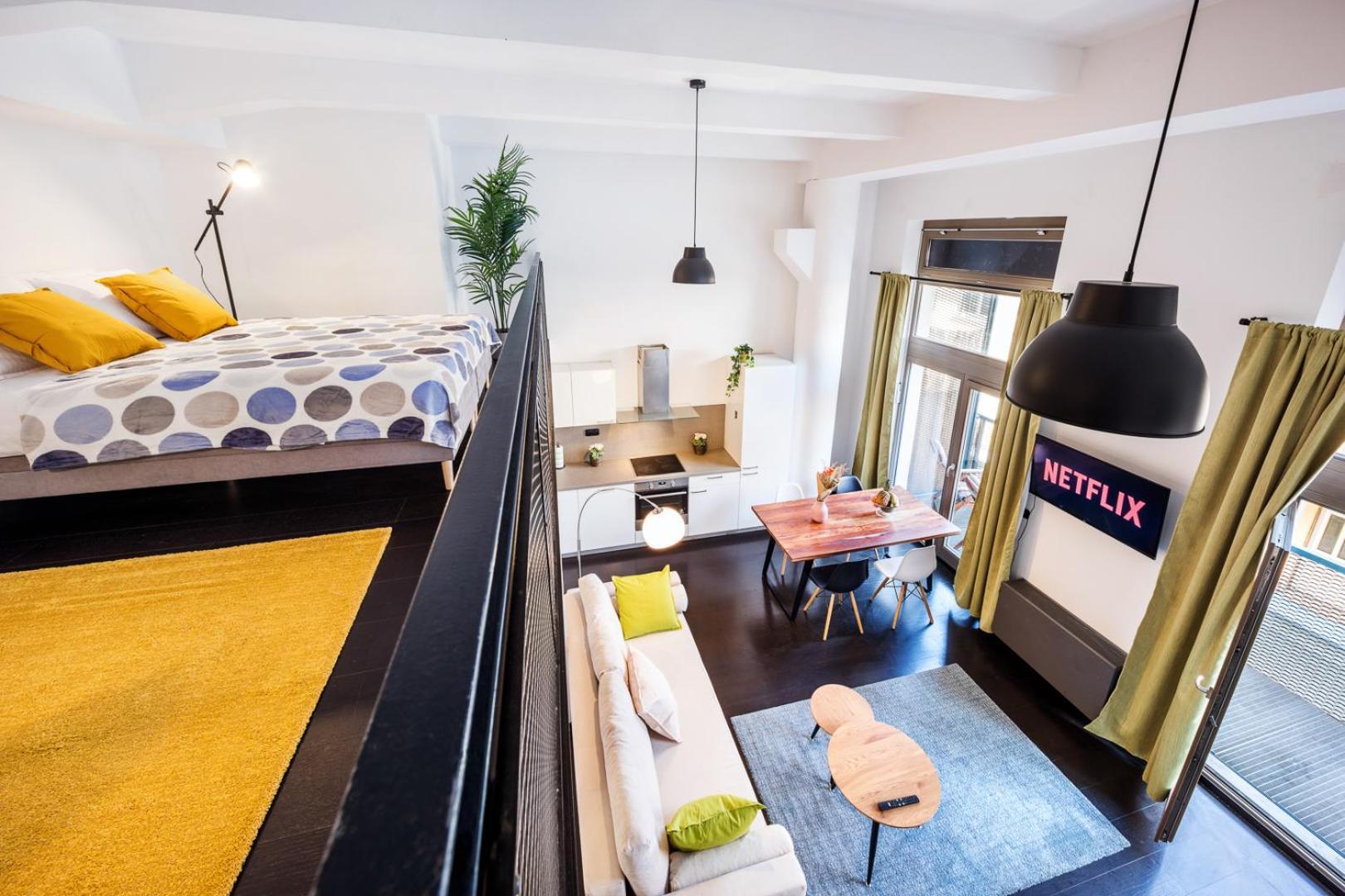2-Level Apartments On Krizikova Near The Metro Prague Luaran gambar