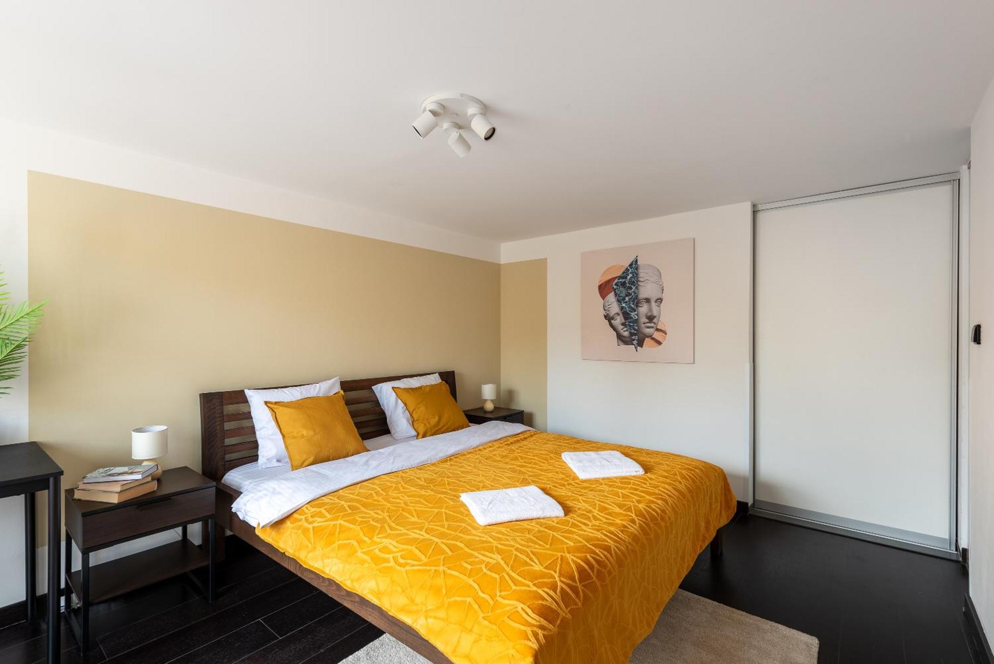 2-Level Apartments On Krizikova Near The Metro Prague Luaran gambar