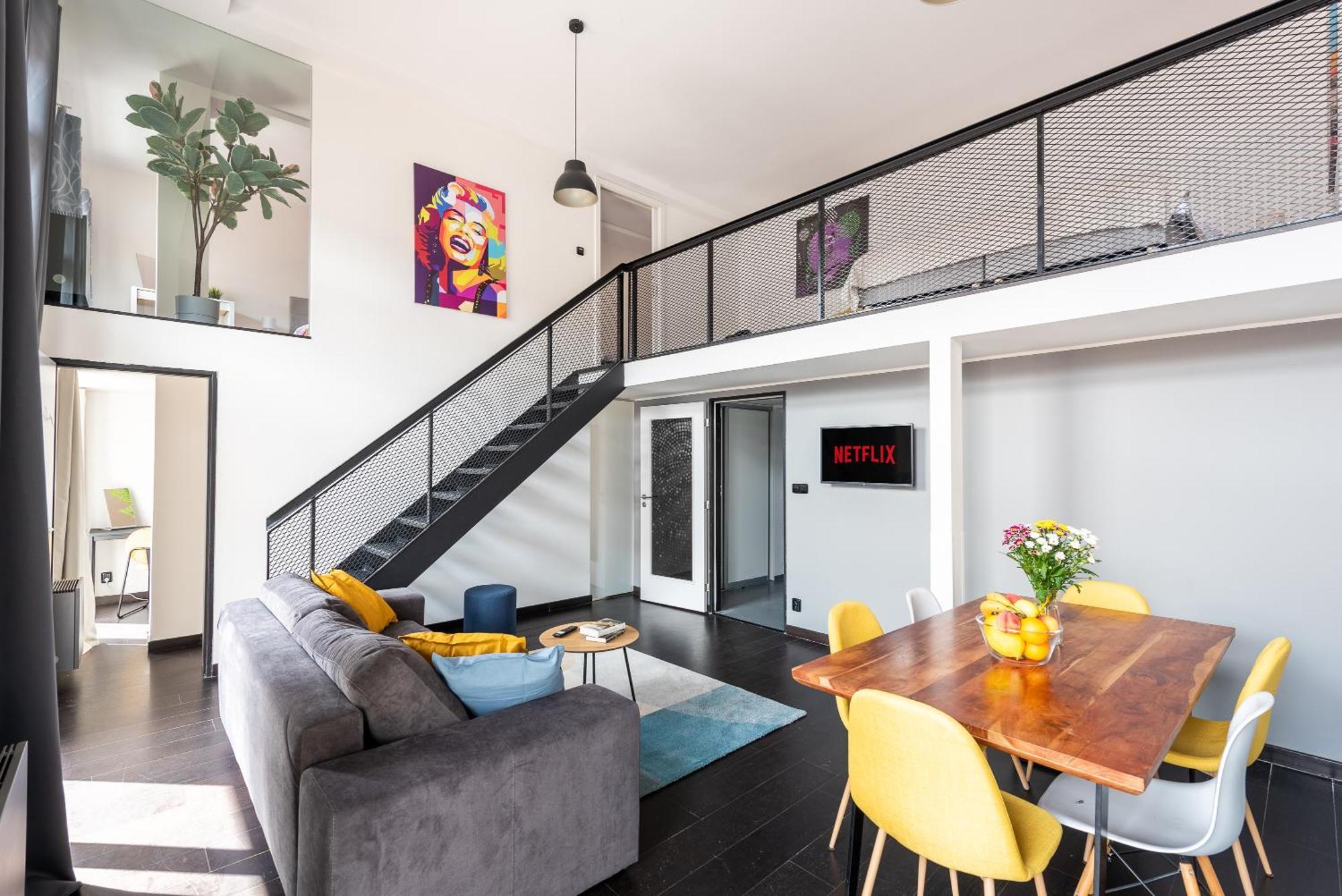 2-Level Apartments On Krizikova Near The Metro Prague Luaran gambar